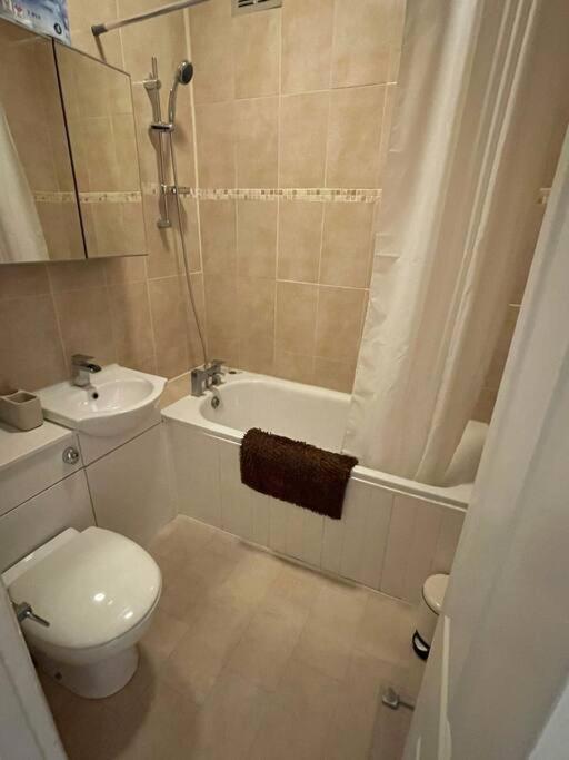 One Bedroom Flat In The Heart Of Islington ลอนดอน ภายนอก รูปภาพ