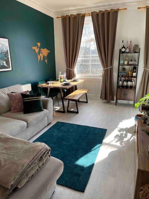 One Bedroom Flat In The Heart Of Islington ลอนดอน ภายนอก รูปภาพ